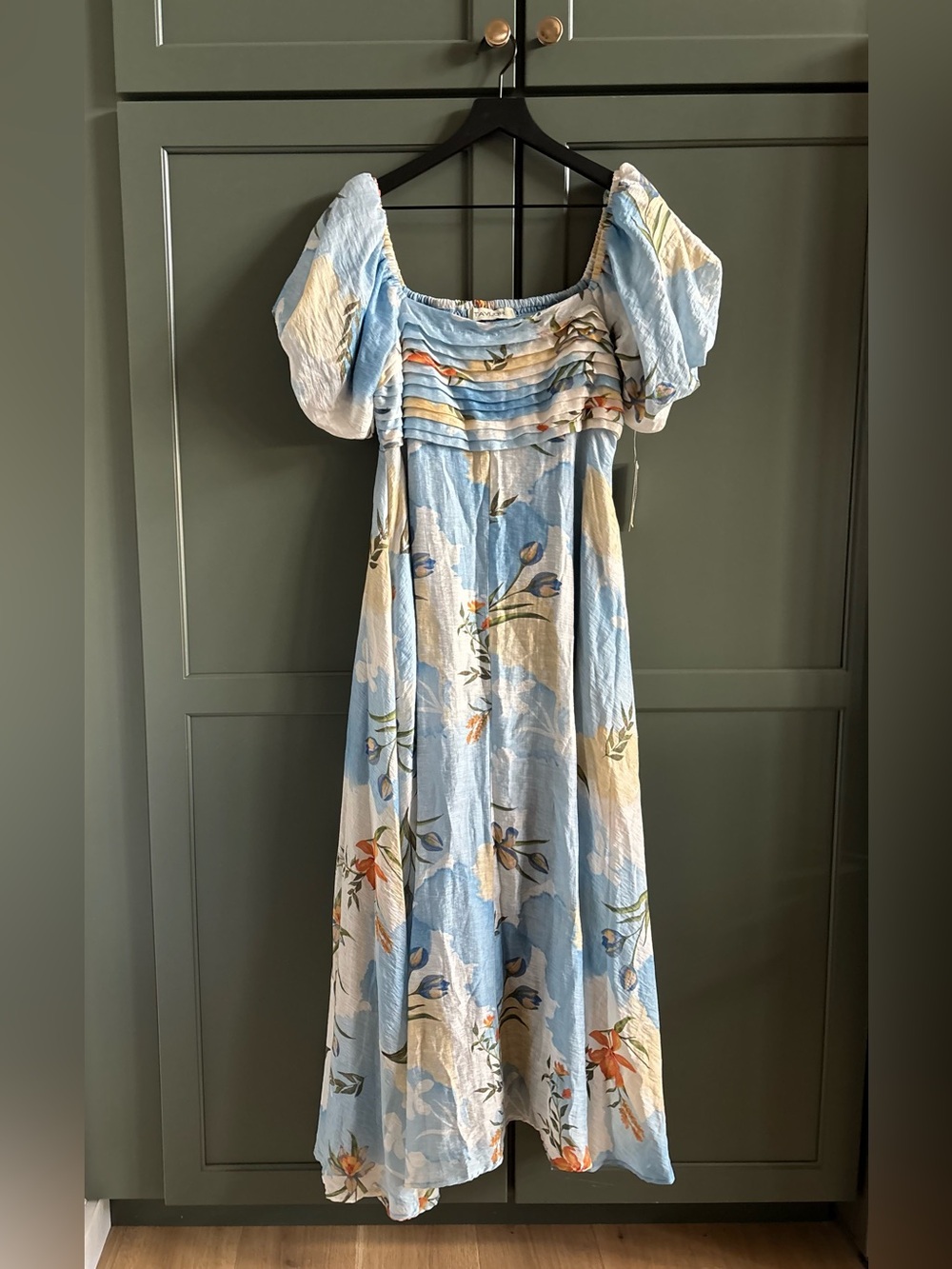 NWT TAYLOR Pleated Bodice Long Dress Puff Sleeve Seabreeze Vacation Cruise 10